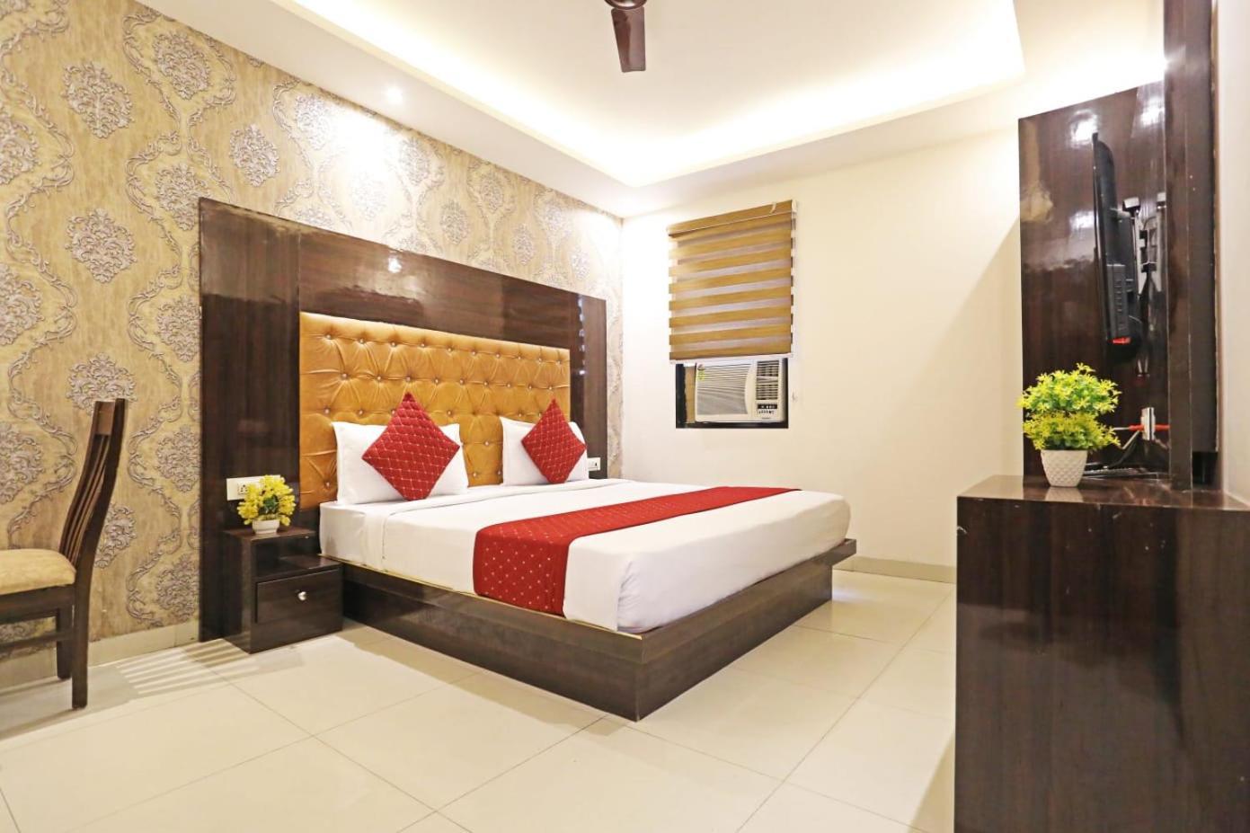 Hotel Vijaydeep Place Near Delhi Airport Нью-Делі Екстер'єр фото