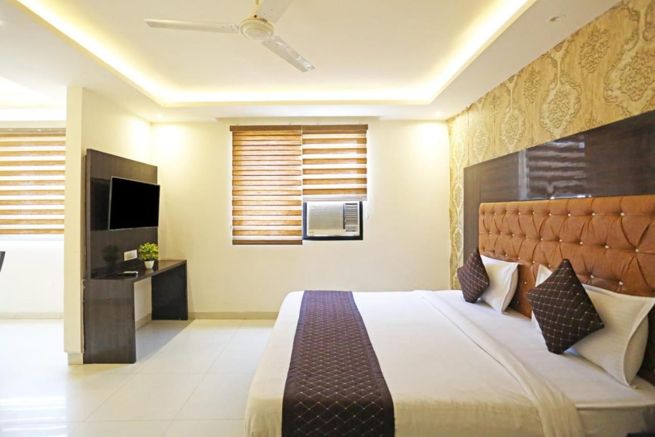 Hotel Vijaydeep Place Near Delhi Airport Нью-Делі Екстер'єр фото