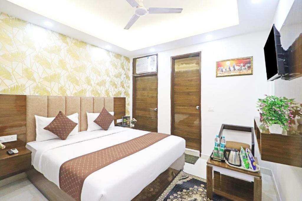 Hotel Vijaydeep Place Near Delhi Airport Нью-Делі Екстер'єр фото
